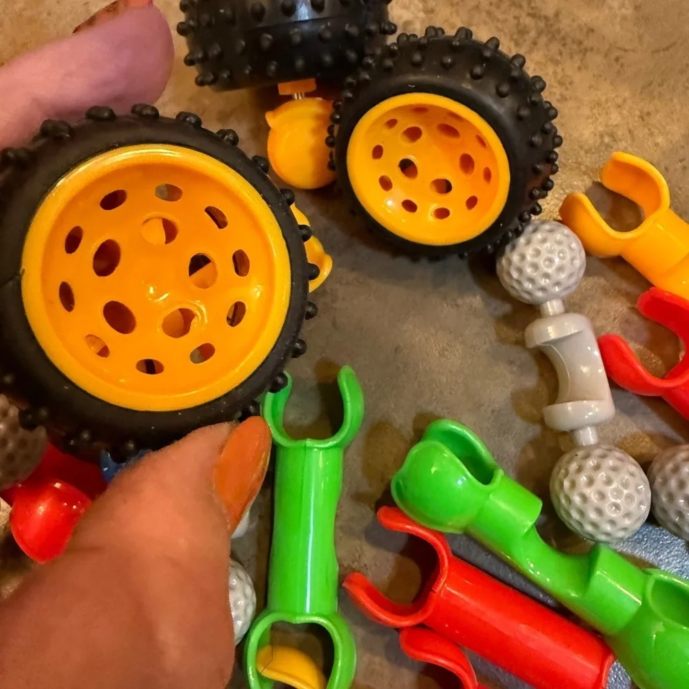 Zoob Builderz Tubes Colorful Stem Building Toys Red Yellow 3 Wheels Replacement